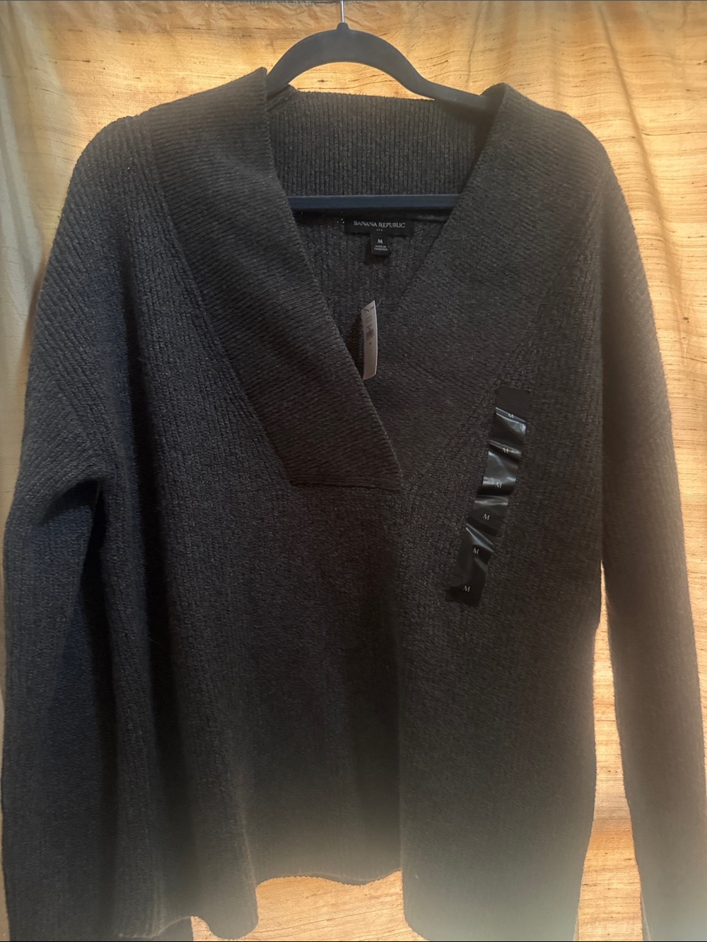 Banana Republic Men's Charcoal Gray V-Neck Sweater
